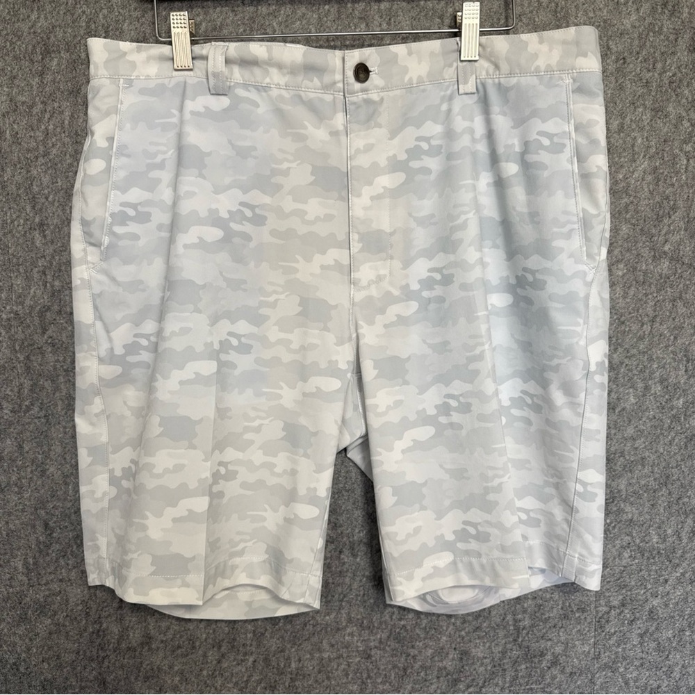 Peter Millar Light Gray Camo Shorts size 36
